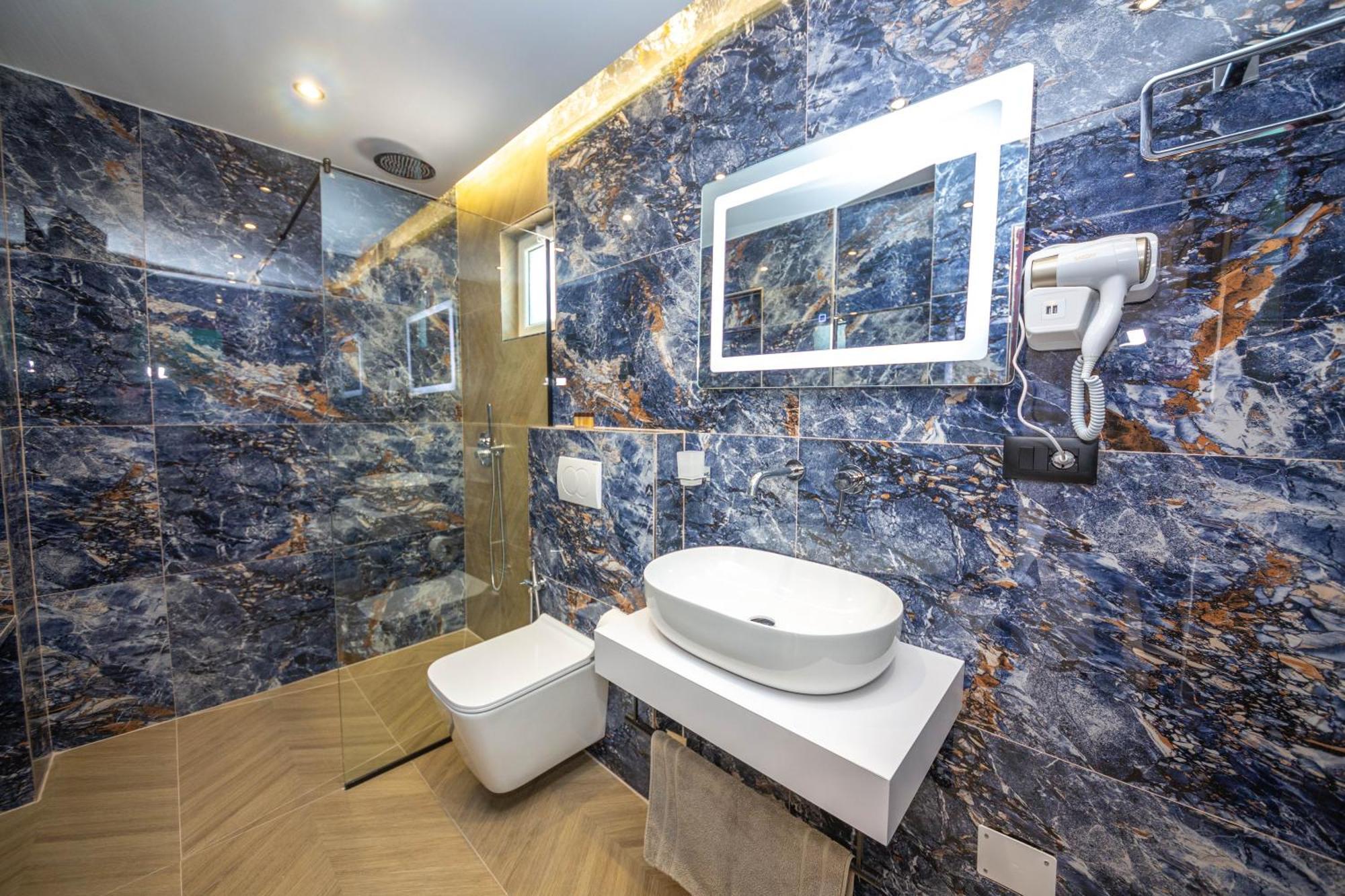 קסאמיל Hotel New Crystal מראה חיצוני תמונה