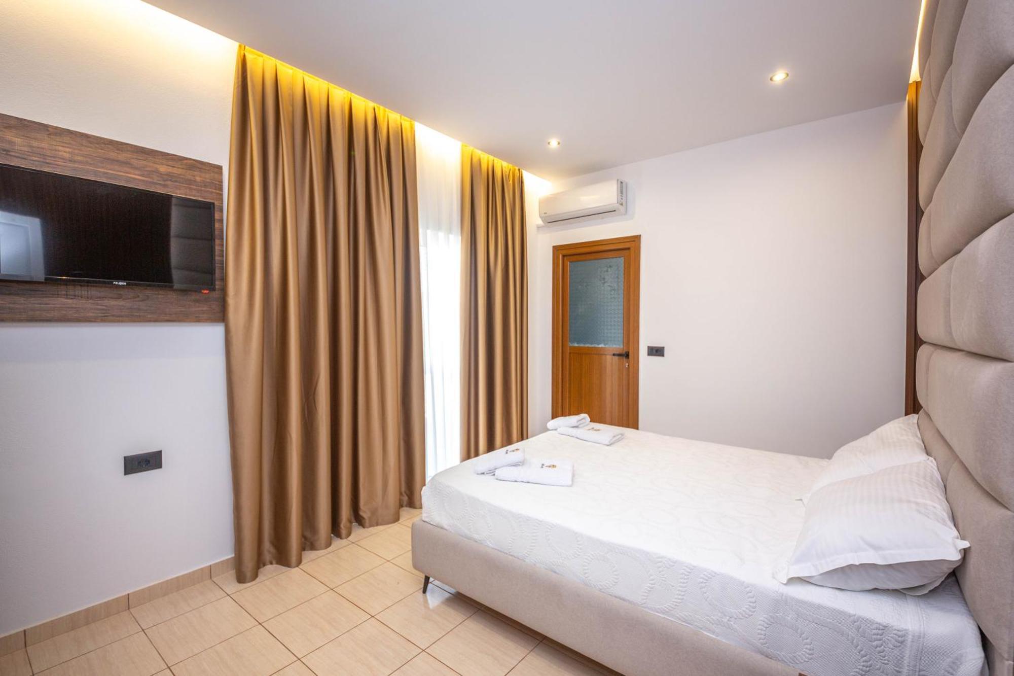 קסאמיל Hotel New Crystal מראה חיצוני תמונה